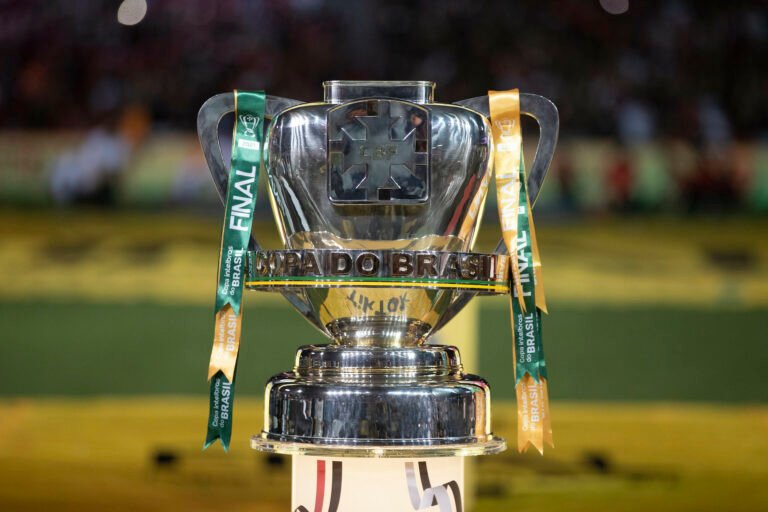 Confira o ranking de clubes que mais venceram na história da Copa do Brasil