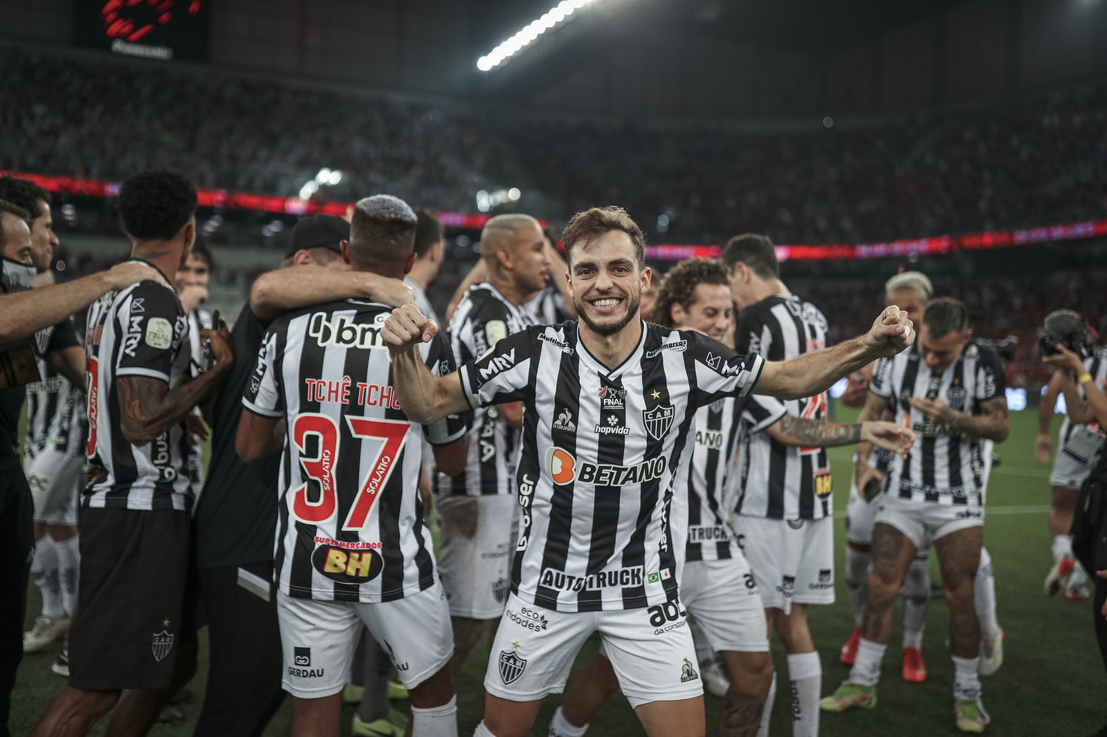 Nathan e Hyoran estão próximos de deixar o Atlético