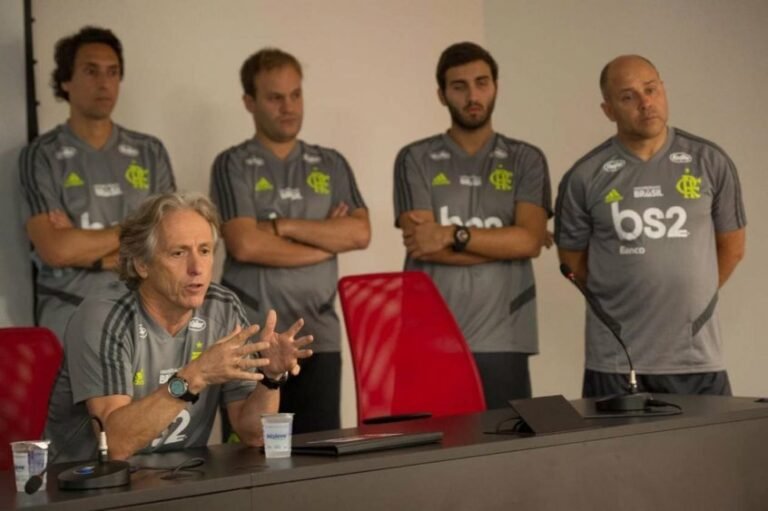 Comissão técnica pode ser “empecilho” para o Galo em negociações com Jorge Jesus
