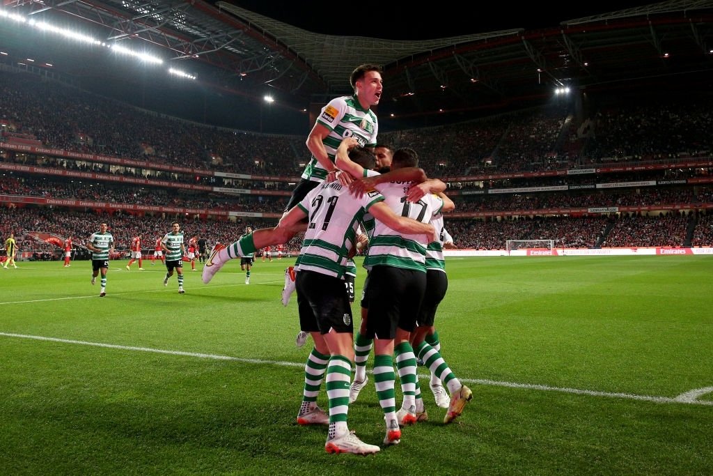 Sporting vence o Benfica no clássico e iguala o Porto na liderança; Águias ficam mais longe do primeiro lugar
