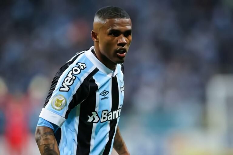 São Paulo enfrenta concorrência pesada do Catar e dos EUA por Douglas Costa