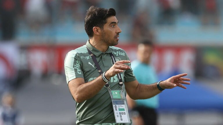 Abel Ferreira indica que fica no Palmeiras após consulta do Benfica