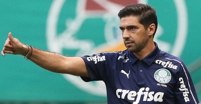 Antes de sair de férias para Portugal, Abel deixou lista de contratações para o Palmeiras