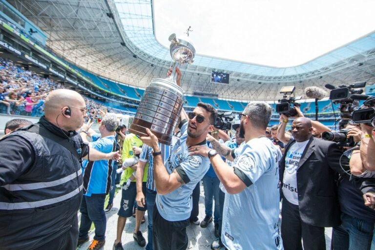 Grêmio pode tentar repatriar Edilson, diz jornalista