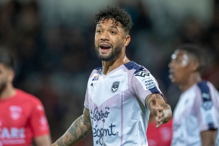 Fábio Gomes, atacante do New York Red Bulls e Otávio, do Bordeaux, surgem como possíveis alvos do Atlético Mineiro