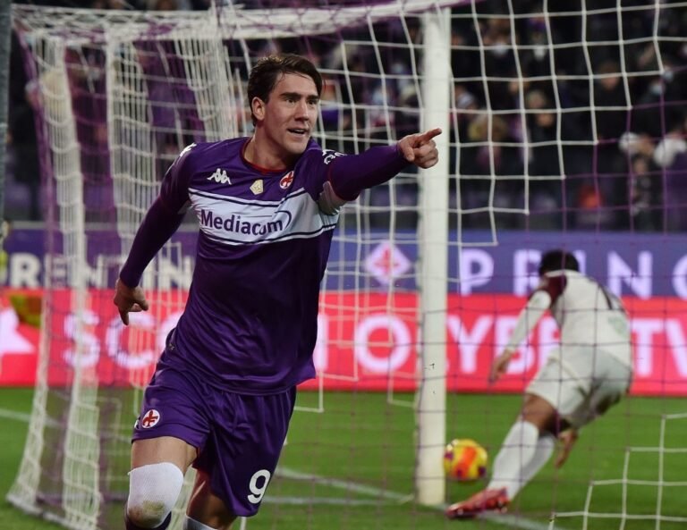 Guardiola fala sobre rumores da contratação de Dusan Vlahović: “não vamos trazer um atacante em janeiro”