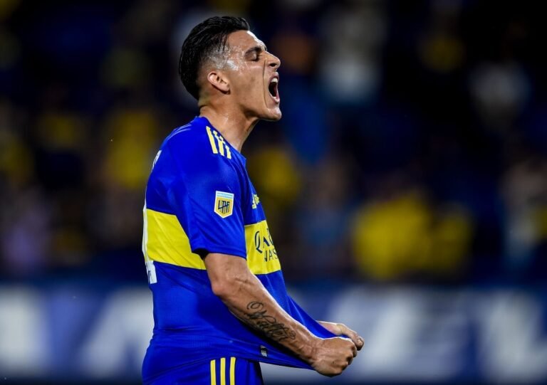 Especulado no Atlético, Cristian Pavón recebe oferta de clube mexicano