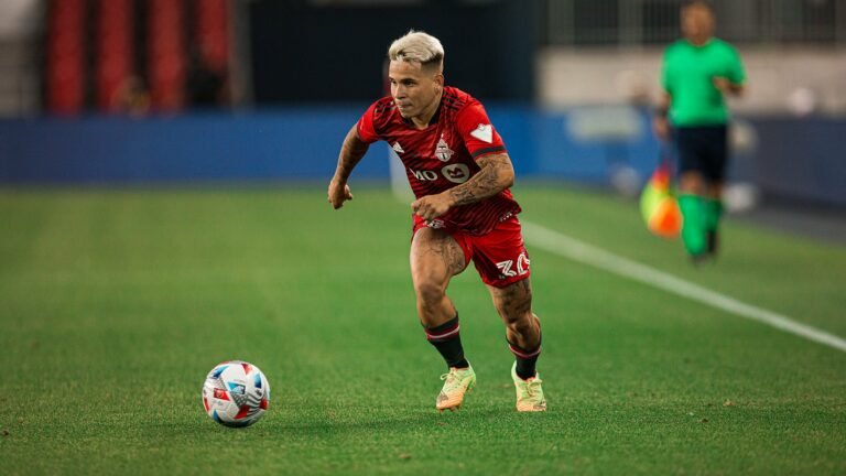 Soteldo não é visto como prioridade no Palmeiras; São Paulo negocia contratação