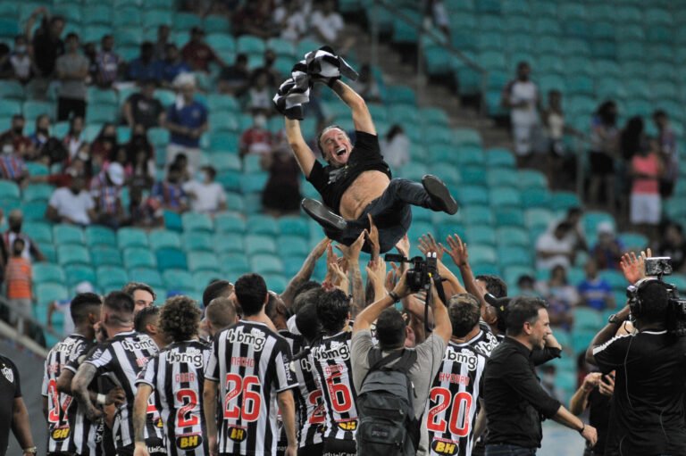 Cuca se declara ao Atlético e dedica título a torcida: “É o maior clube da minha vida”