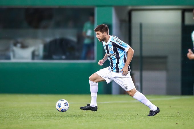 Empresário reforça o desejo de Kannemann permanecer no Grêmio para a Série B: “É um torcedor”