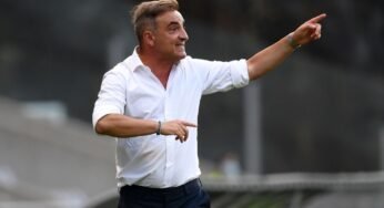Flamengo pretende negociar redução da multa de Carlos Carvalhal, diz jornal português