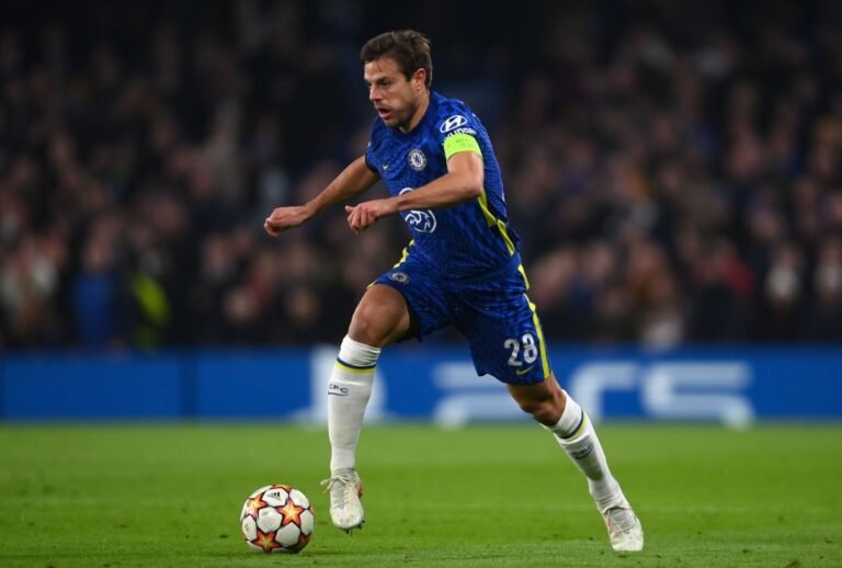 Barcelona avança e fica próximo de contratar Azpilicueta sem custos