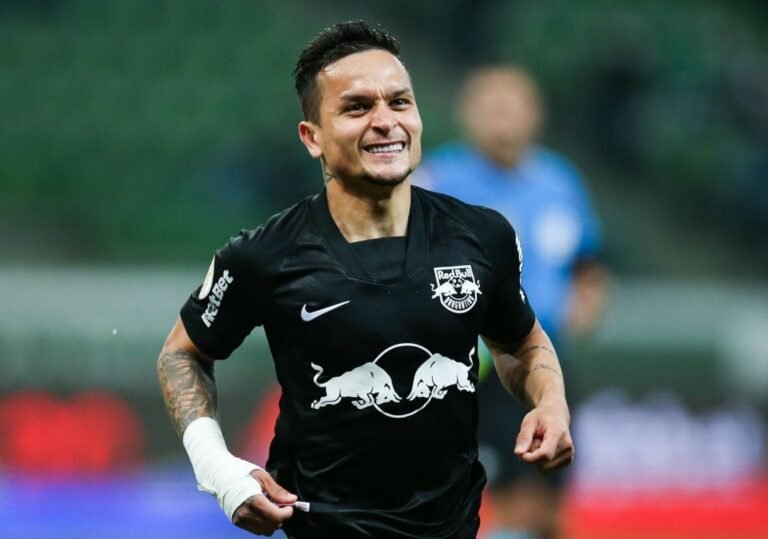 Jornalista diz que Artur pode estar fechado com Barcelona