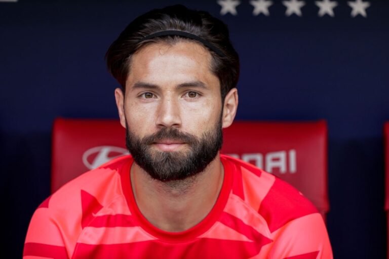 5 zagueiros que podem chegar sem custos e substituir Bruno Viana no Flamengo