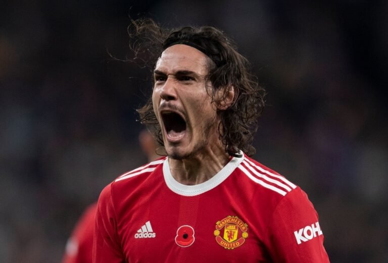 Cavani pede três anos de contrato e afasta interesse do Corinthians