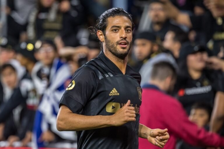 Jornalista garante que Carlos Vela não será contratado pelo Palmeiras