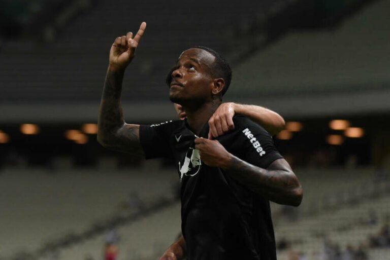 Bragantino exerce opção de compra e São Paulo acerta venda de Helinho