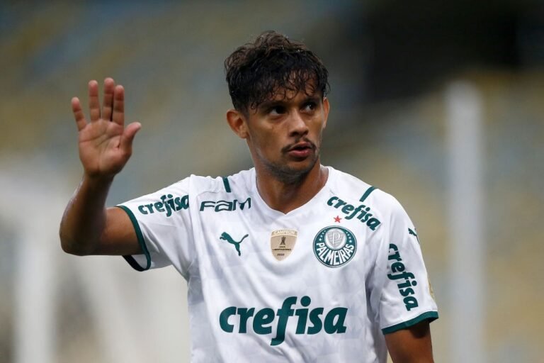 Palmeiras inicia conversas para renovar com Gustavo Scarpa