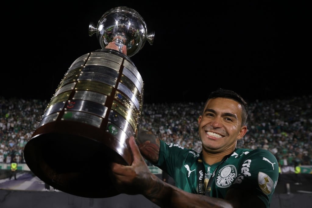 Empresário revela que Palmeiras recusou proposta do Catar por Dudu