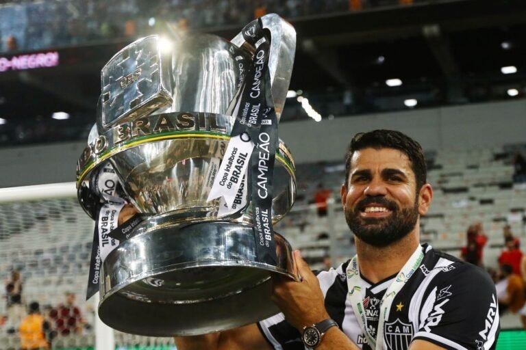 Atlético-MG diz que não recebeu proposta do Corinthians por Diego Costa