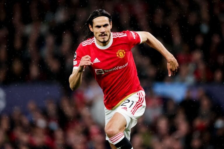 Alvo do Corinthians, Cavani deixa de ser prioridade do Barcelona