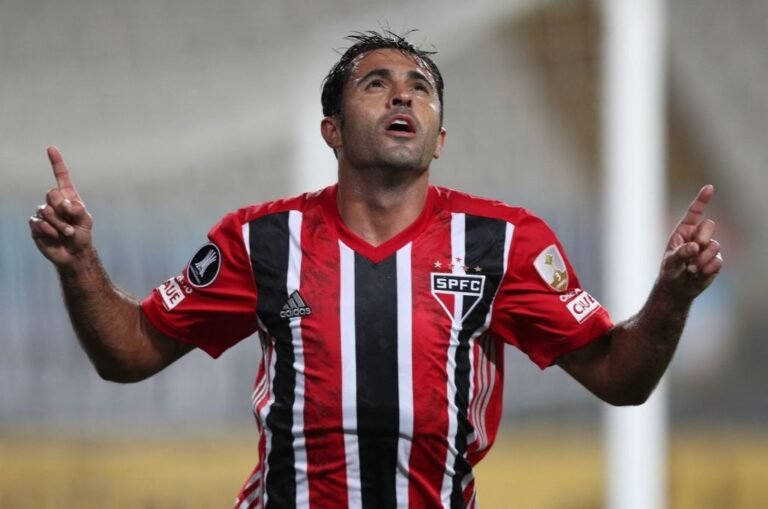 São Paulo tenta rescisão amigável com Eder; clube tem dívidas com o atacante