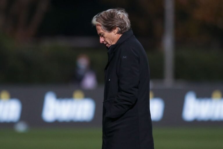 Estafe de Jesus acredita que Flamengo se precipitou ao contratar Paulo Sousa