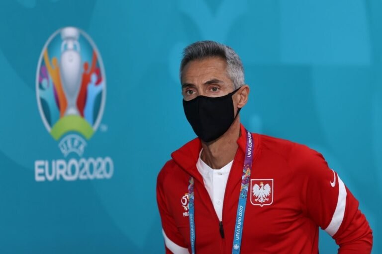 Federação Polonesa é autorizada a procurar substituto de Paulo Sousa; Fla aguarda liberação