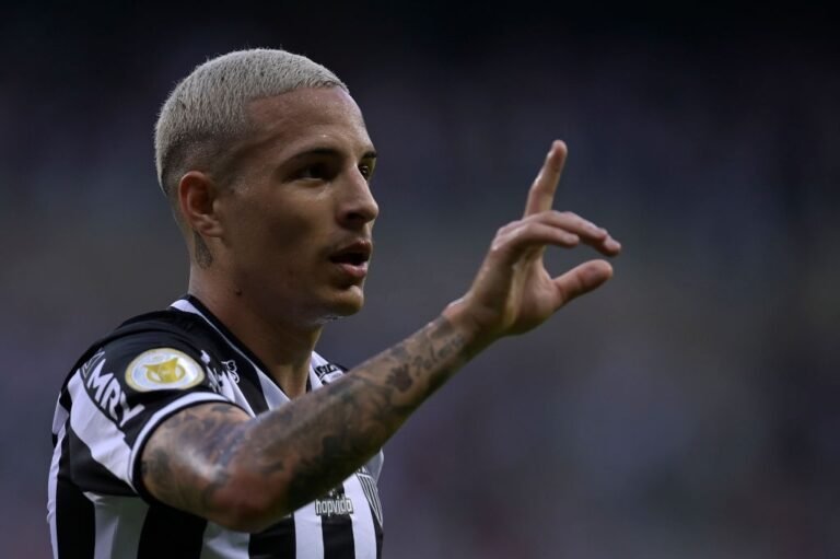 Leeds United prepara oferta para tirar Guilherme Arana do Atlético-MG