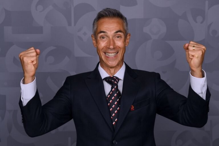 Novo técnico do Fla, Paulo Sousa inicia processo de mudança para o Brasil