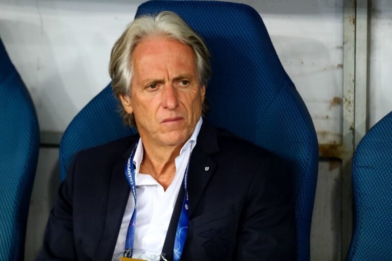 Jorge Jesus sugeriu ao Flamengo esperar até o fim de seu contrato, diz jornal