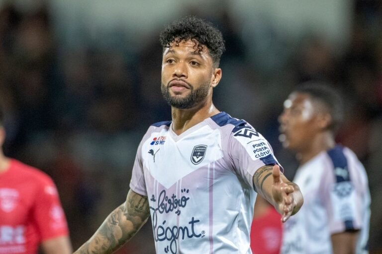 Flamengo planeja oferecer pré-contrato para volante pedido por Paulo Sousa