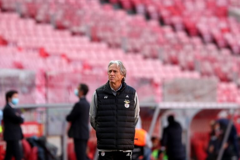 Corinthians tenta atravessar negociação do Atlético-MG com Jorge Jesus