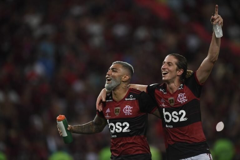 Flamengo tem três representantes na seleção do ano da Conmebol eleita pela IFFHS