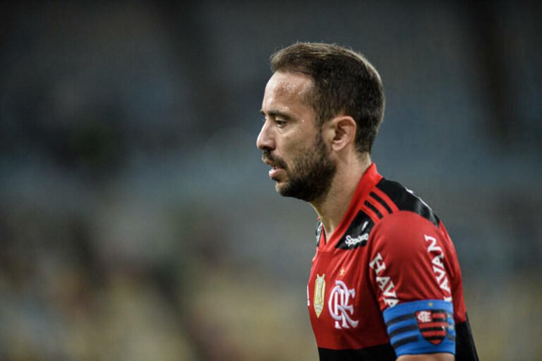 Everton Ribeiro viveu pior temporada pelo Flamengo em 2021; veja números