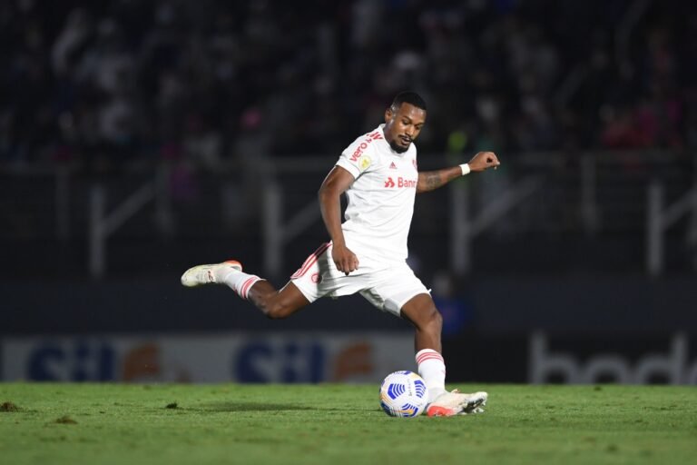 Após derrota do Inter, Edenilson desabafa: “Pior ano que vivi aqui”