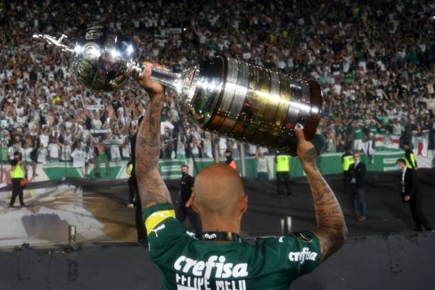 Palmeiras levou as duas últimas taças da Libertadores para a Arena Barueri
