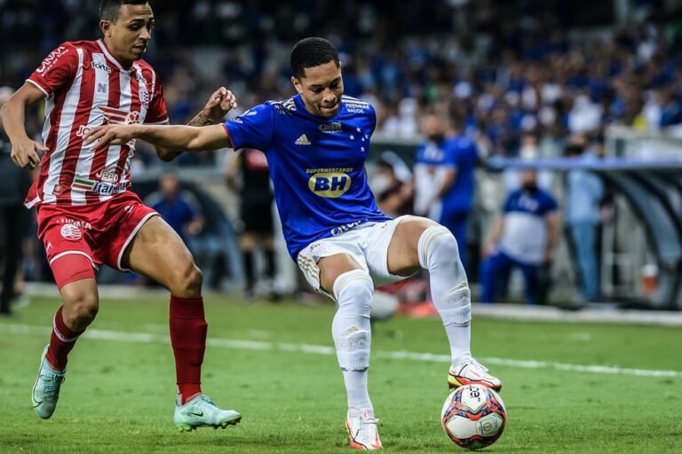 Vitor Roque é o trunfo do Cruzeiro