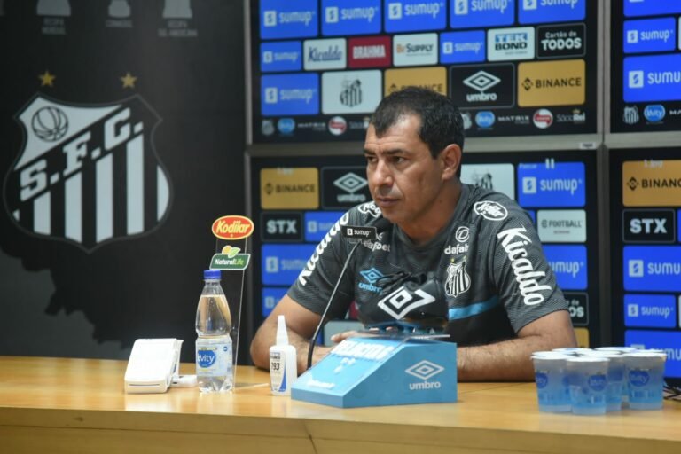 Em programa de TV, Carille afirma ter recebido sondagens do Brasil e do mundo Árabe