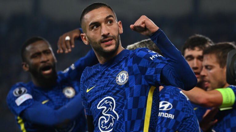Barcelona desiste de Hakim Ziyech após fechar com Ferrán Torres