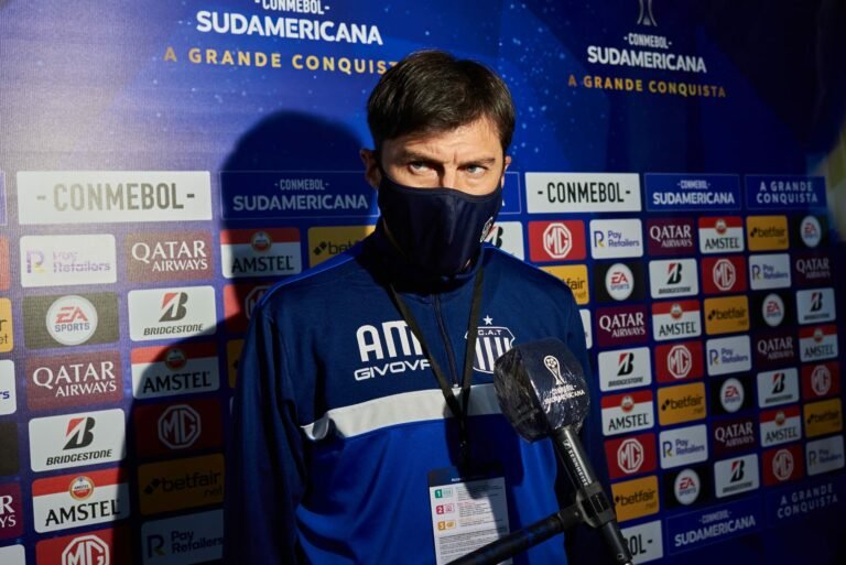 Inter envia emissário para a Argentina e tenta fechar com Alexander Medina