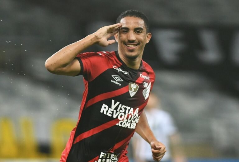 Clube da Dinamarca faz proposta por Christian, do Athletico-PR, mas desiste por valores altos