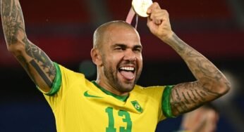 Daniel Alves é indicado ao time ideal de 2021 da FIFPRO