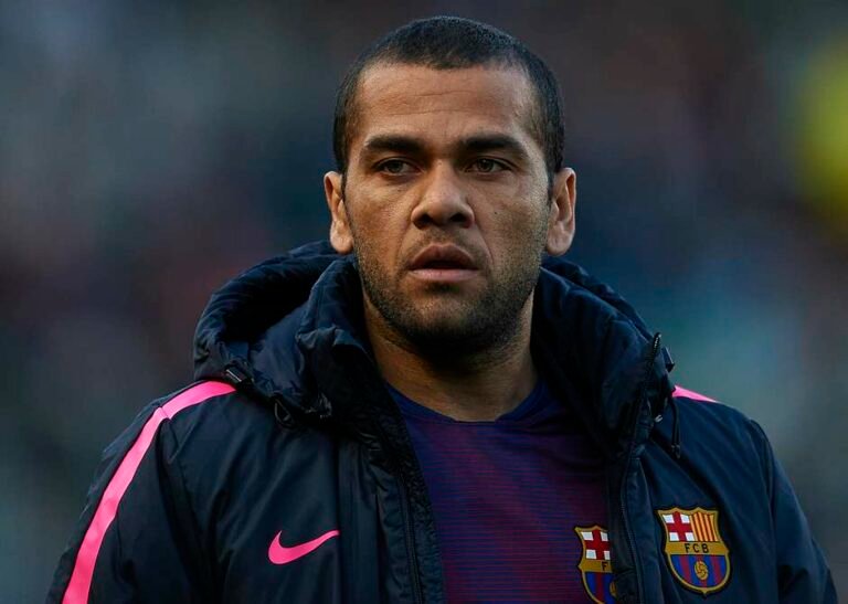 Daniel Alves comenta sobre maior desafio na carreira ao retornar ao Barcelona