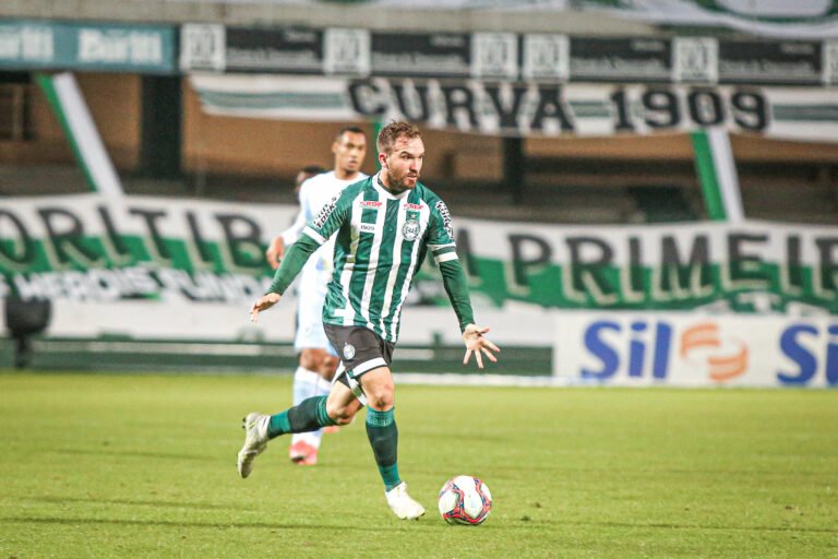 Willian Farias destaca ano pelo Coritiba