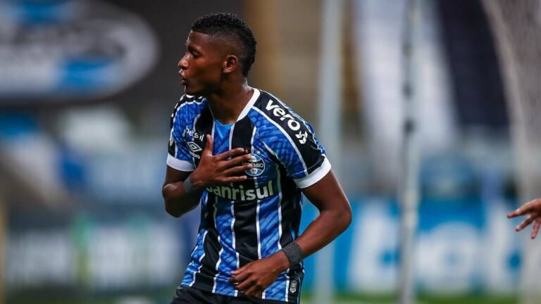 Grêmio planeja contratar Orejuela e Alan Empereur, diz jornalista