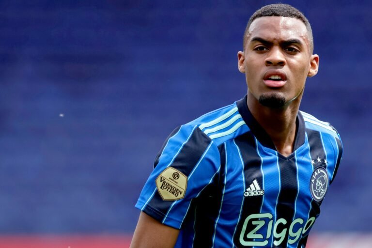 Real Madrid mira a contratação de Ryan Gravenberch, segundo jornal