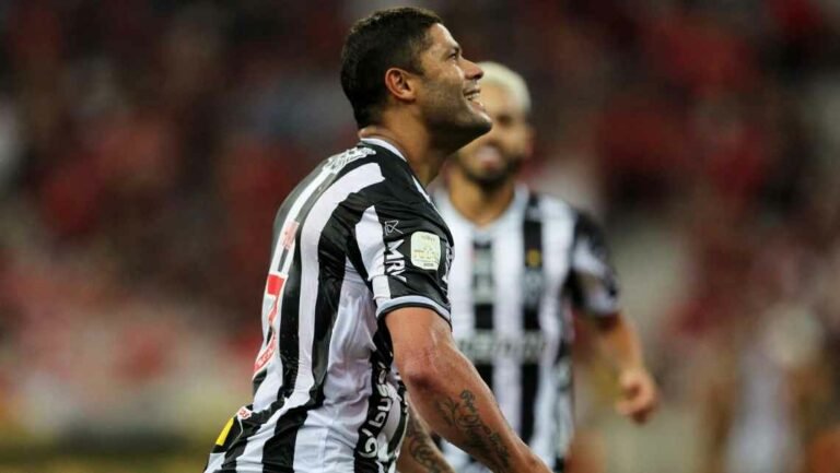 Rodrigo Caetano elogia Hulk, que responde: “Ele é muito chato”