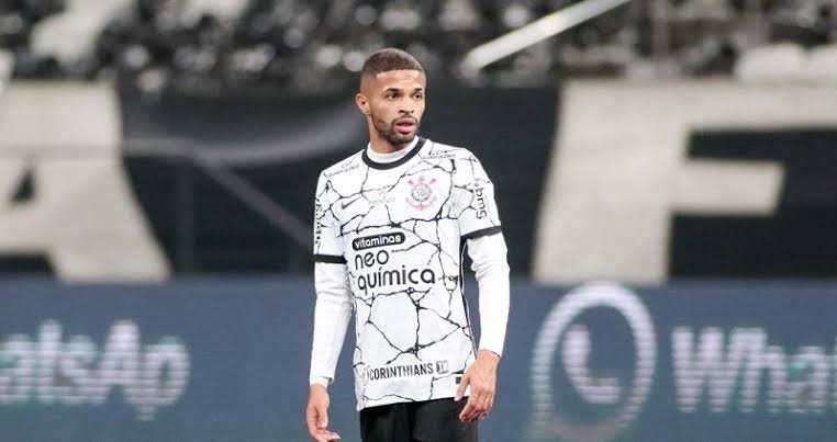 Corinthians encaminha empréstimo de Vitinho ao Vasco