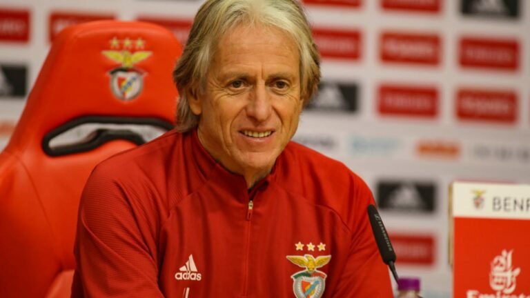 Jorge Jesus evita falar sobre interesse do Flamengo: “Estou focado no Benfica”